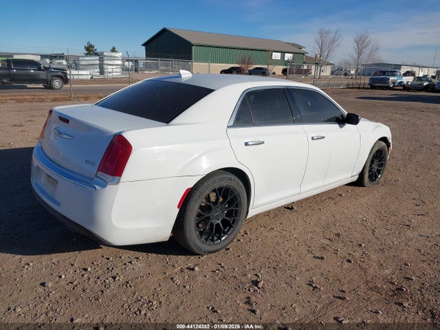 2018 CHRYSLER 300 2C3CCAKG0JH201998 Photo 3