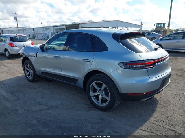 2021 PORSCHE MACAN WP1AA2A55MLB00511 Photo 2