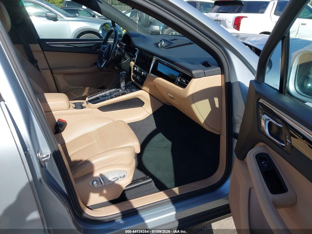 2021 PORSCHE MACAN WP1AA2A55MLB00511 Photo 4