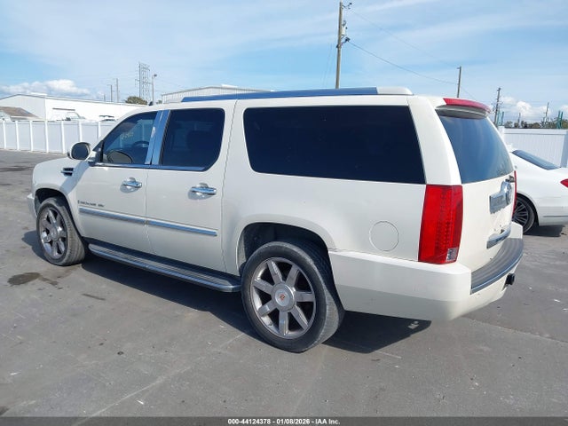 2008 CADILLAC ESCALADE ESV 1GYFK66818R130925 Photo 2