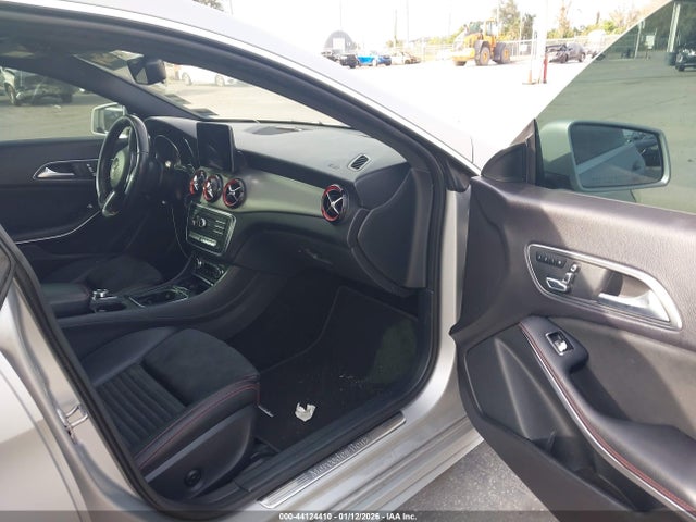 2018 MERCEDES-BENZ CLA 250 WDDSJ4EB8JN648977 Photo 4