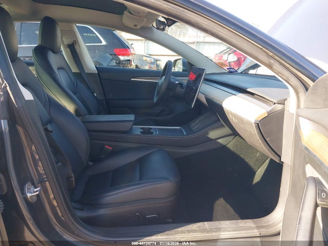 44124774 :رقم المزاد ، 5YJ3E1EB2NF201938 vin ، 2022 Tesla Model 3 Long Range Dual Motor All-wheel Drive مزاد بيع