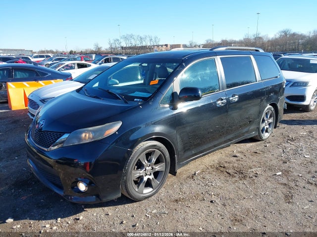 5TDXK3DC3FS624279 Toyota Sienna Se 8 Passenger