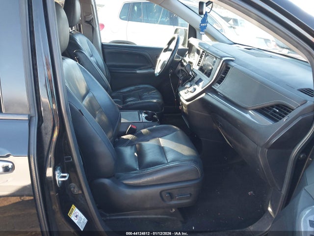 5TDXK3DC3FS624279 Toyota Sienna Se 8 Passenger