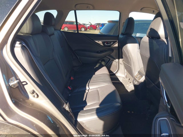 4S4BTAMC8N3248802 Subaru Outback Limited