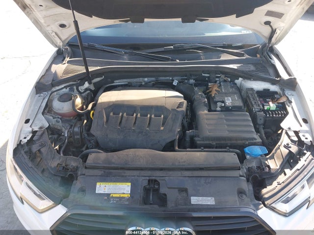 44124906 :رقم المزاد ، WAUAUGFF7LA103845 vin ، 2020 Audi A3 Premium 40 Tfsi Front-wheel Drive S Tronic مزاد بيع