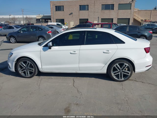 44124906 :رقم المزاد ، WAUAUGFF7LA103845 vin ، 2020 Audi A3 Premium 40 Tfsi Front-wheel Drive S Tronic مزاد بيع