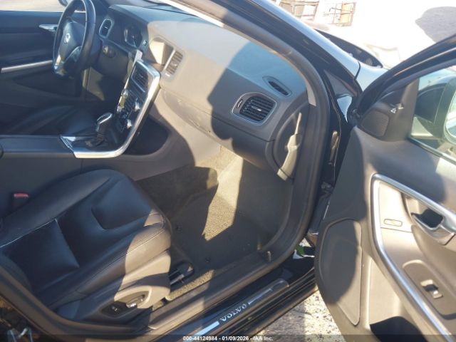 2015 VOLVO V60 YV1612SK0F1226649 Photo 4