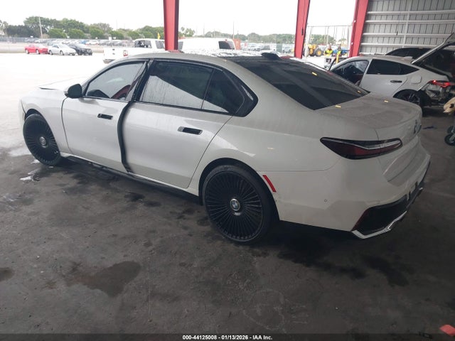 2023 BMW 740 WBA23EH0XPCM58166 Photo 2