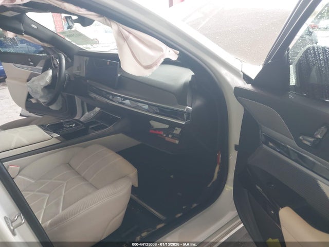 2023 BMW 740 WBA23EH0XPCM58166 Photo 4