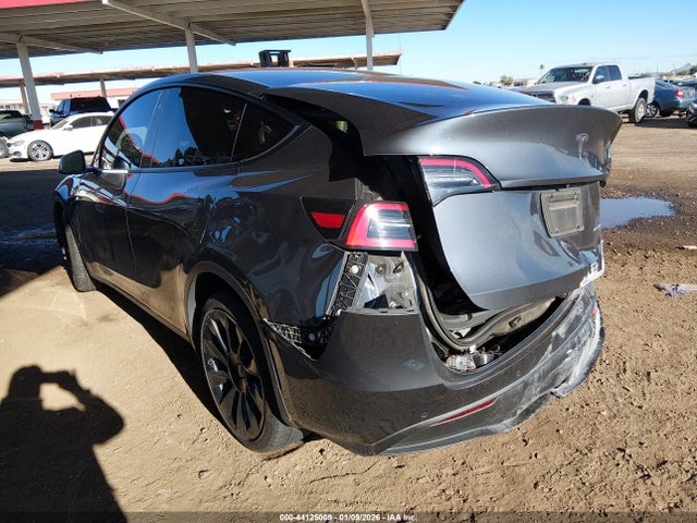 2020 TESLA MODEL Y 5YJYGDEE3LF056630 Photo 2