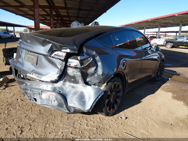 2020 TESLA MODEL Y 5YJYGDEE3LF056630 Photo 3