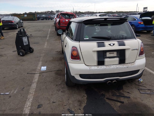 2009 MINI COOPER S WMWMF73559TW83452 Photo 2