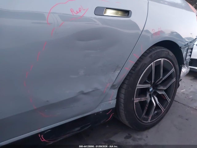 2023 BMW 740 WBA23EH0XPCL79418 Photo 5