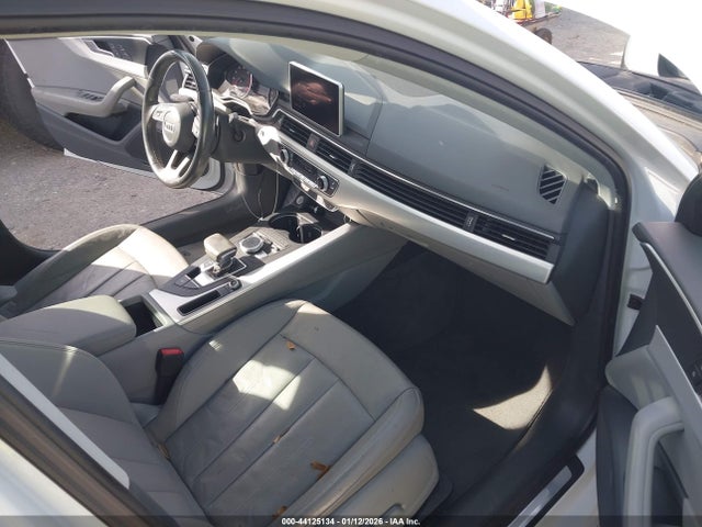 2017 AUDI A4 WAUGNAF41HN044780 Photo 4