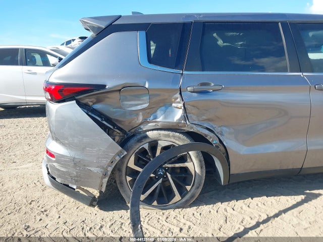 2022 MITSUBISHI OUTLANDER JA4J3UA83NZ039668 Photo 5