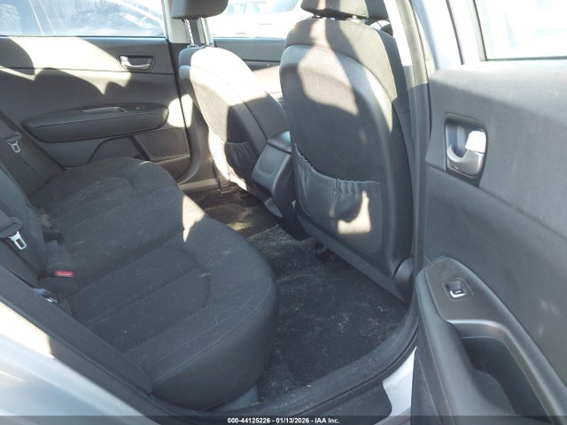 KNAGT4L38G5110873 KIA Optima Lx