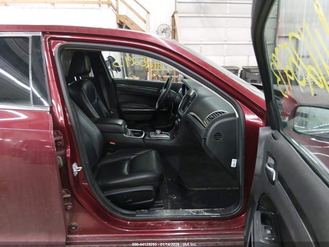 Продажа на аукционе авто 2016 Chrysler 300 Limited, vin: 2C3CCARG5GH358392, номер лота: 44125293