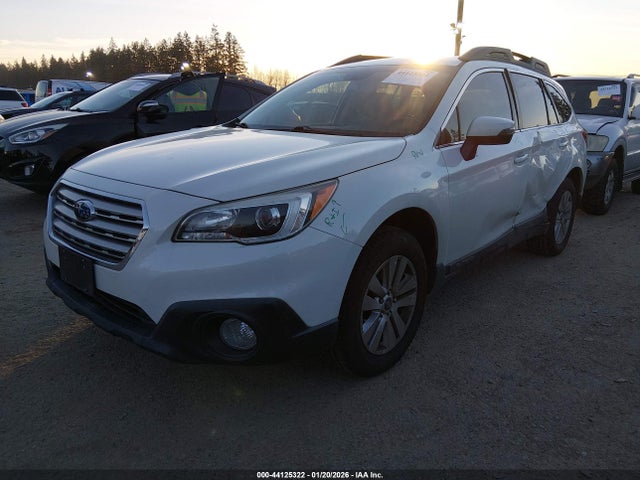 Subaru Outback 2.5i Premium 2015 4S4BSBFC5F3258727 Image 2