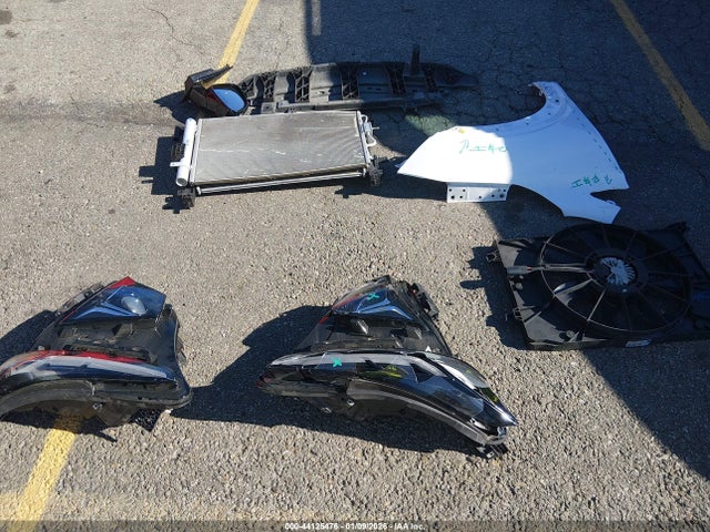 1G1FZ6S01P4118828 Chevrolet Bolt Euv Fwd Premier