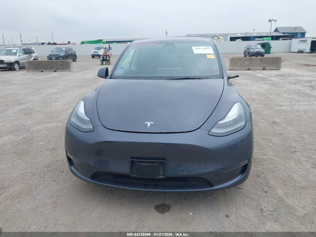 2022 Tesla Model Y Performance Dual Motor All-wheel Drive მანქანა იყიდება აუქციონზე, vin: 7SAYGDEF0NF379659, აუქციონის ნომერი: 44125499
