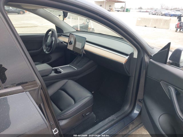 2022 TESLA MODEL Y 7SAYGDEF0NF379659 Photo 4