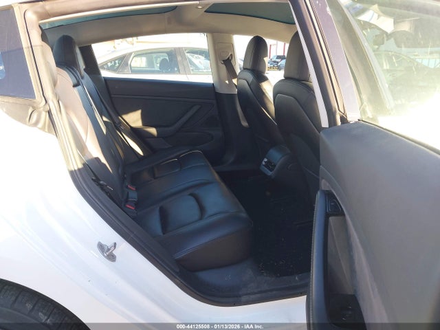 2019 TESLA MODEL 3 5YJ3E1EA1KF476395 Photo 7