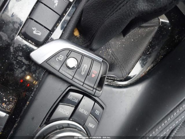 2016 BMW X1 WBXHT3C31GP880261 Photo 10