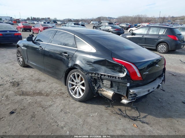 2012 JAGUAR XJ SAJWA2GB8CLV38105 Photo 2