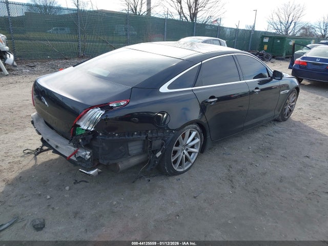 2012 JAGUAR XJ SAJWA2GB8CLV38105 Photo 3
