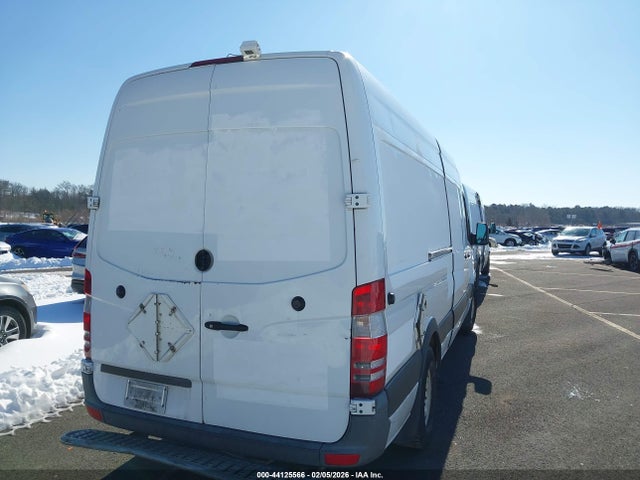2011 Mercedes-benz Sprinter 2500 High Roof მანქანა იყიდება აუქციონზე, vin: WD3PE8CB2B5580394, აუქციონის ნომერი: 44125566