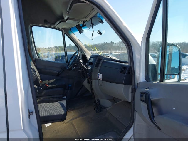 2011 Mercedes-benz Sprinter 2500 High Roof მანქანა იყიდება აუქციონზე, vin: WD3PE8CB2B5580394, აუქციონის ნომერი: 44125566