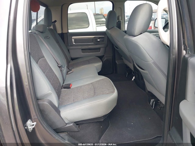 44125625 :رقم المزاد ، 1C6RR6LT6KS526184 vin ، 2019 Ram 1500 Classic Lone Star  4x2 5'7 Box مزاد بيع