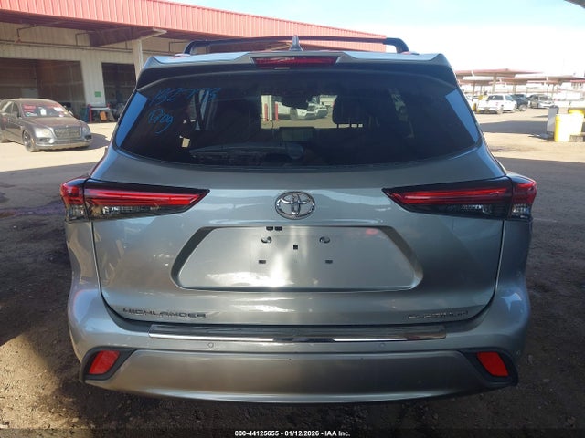 Toyota Highlander Platinum 2021 5TDFZRAH9MS079311 Image 17