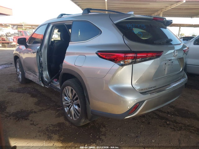Toyota Highlander Platinum 2021 5TDFZRAH9MS079311 Image 3