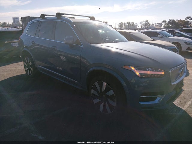 Volvo Xc90 Recharge Plug-in Hybrid T8 Ultimate Bright Theme 7-seater 2023 YV4H60CA4P1993834 головне зображення