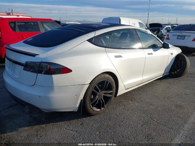 2016 TESLA MODEL S 5YJSA1E28GF131436 Photo 3