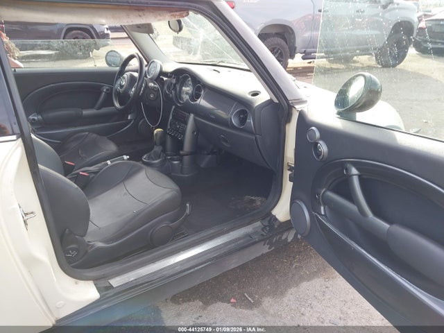 Продажа на аукционе авто 2004 Mini Cooper, vin: WMWRC33494TJ59809, номер лота: 44125749