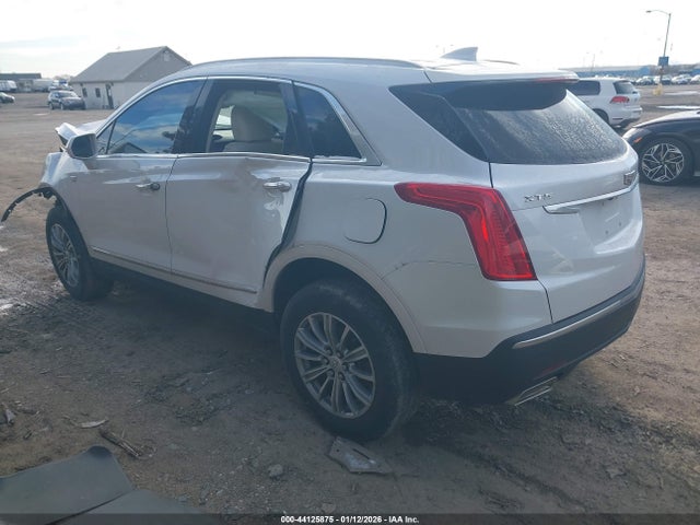 44125875 :رقم المزاد ، 1GYKNBRS7HZ209182 vin ، 2017 Cadillac Xt5 Luxury مزاد بيع