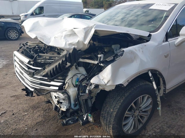 44125875 :رقم المزاد ، 1GYKNBRS7HZ209182 vin ، 2017 Cadillac Xt5 Luxury مزاد بيع