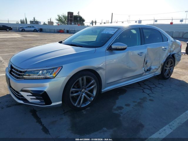 2016 VOLKSWAGEN PASSAT 1VWAT7A30GC061805 Photo 1