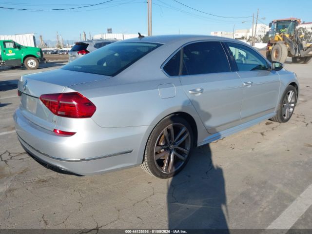 2016 VOLKSWAGEN PASSAT 1VWAT7A30GC061805 Photo 3