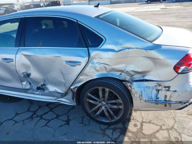 2016 VOLKSWAGEN PASSAT 1VWAT7A30GC061805 Photo 5