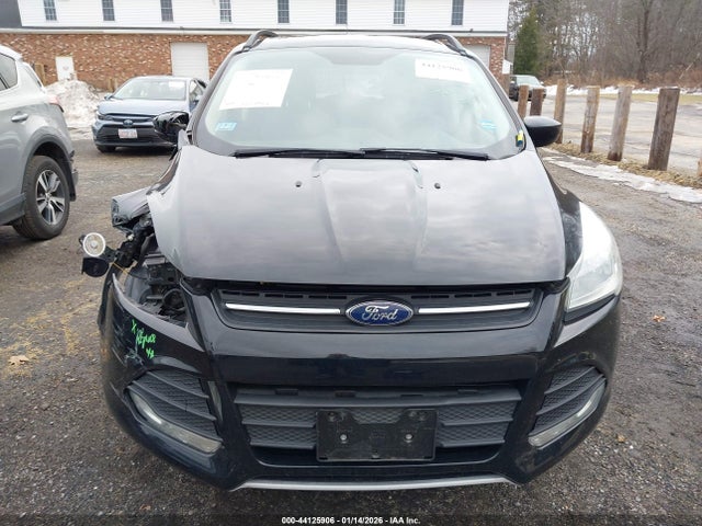 1FMCU9GX4GUA57552 Ford ESCAPE SE