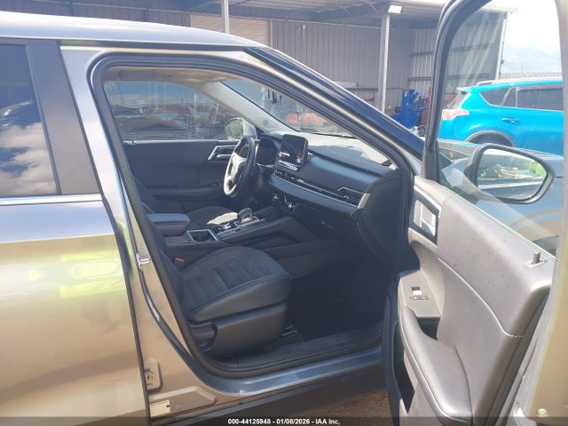 2024 MITSUBISHI OUTLANDER JA4J3VA80RZ008308 Photo 4