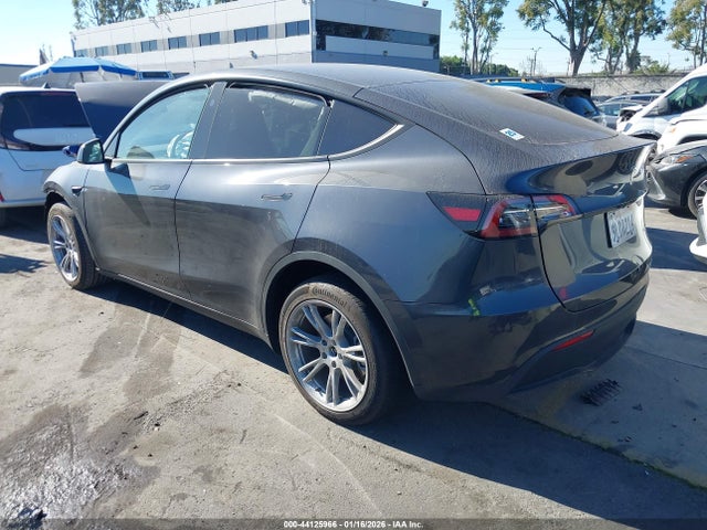 2024 TESLA MODEL Y 7SAYGDEE5RA229508 Photo 2