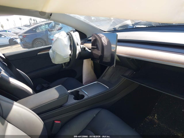 2024 TESLA MODEL Y 7SAYGDEE5RA229508 Photo 4