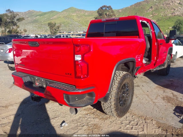 1GC4YPEY8NF330250 Chevrolet Silverado 2500hd 4wd Standard Bed Ltz