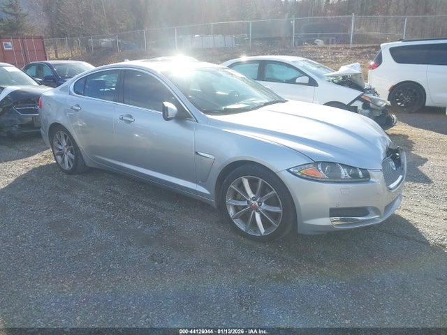 2015 JAGUAR XF SAJWJ0FF5F8U52816 Photo 0