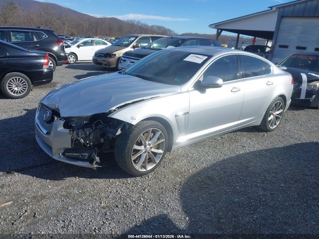 2015 JAGUAR XF SAJWJ0FF5F8U52816 Photo 1